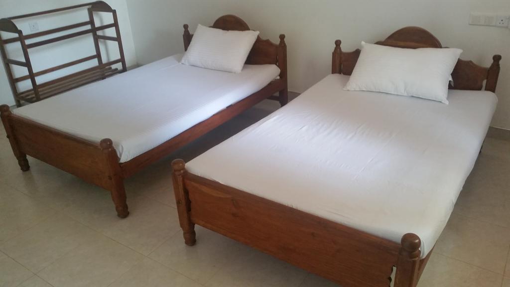 Sunhill Lake Tourist Rest Anuradhapura Exterior photo